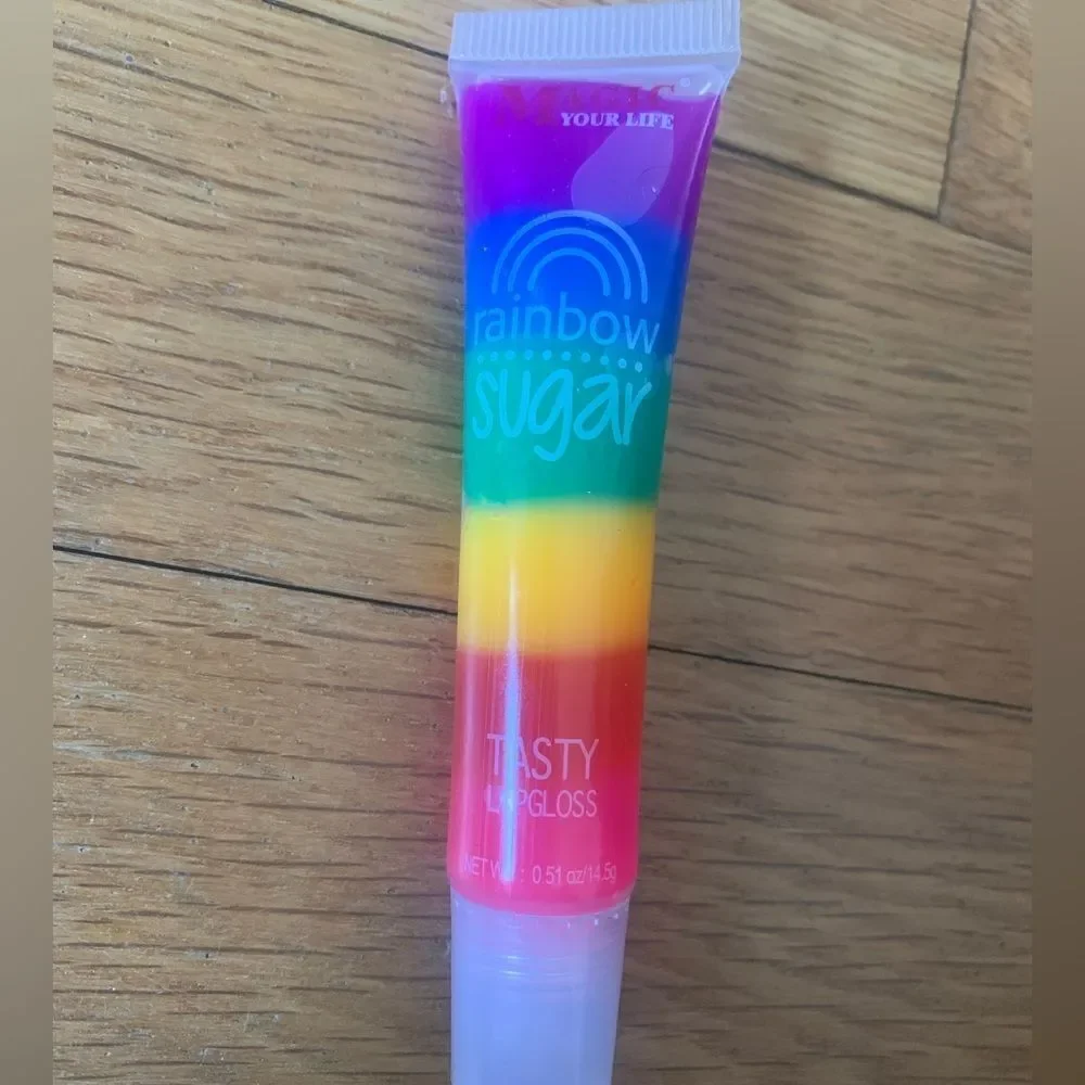 N/A lip gloss